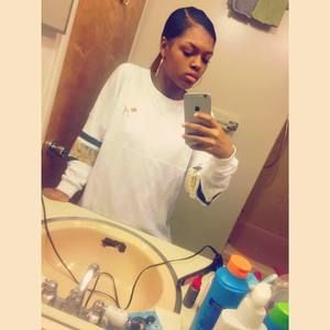 Meet your Posher, Mya